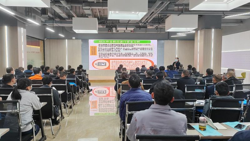 公务员培训机构：揭秘其优缺点，助你明智选择